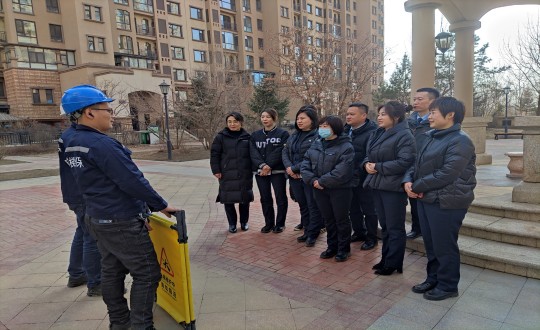 15.365速发国际 · 嘉邑小区开展电梯清静知识培训_副本.jpg