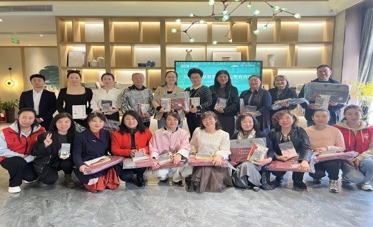 9.“以阅读丈量天下，，，，，，，，让心田更有实力”主题念书朗诵交流活动现场留念_副本.jpg