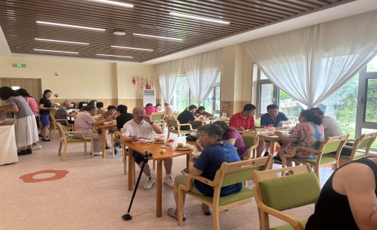 2024年8月10日，，，，，，养老公司“亲亲邻里食堂”盛大开业_副本.jpg